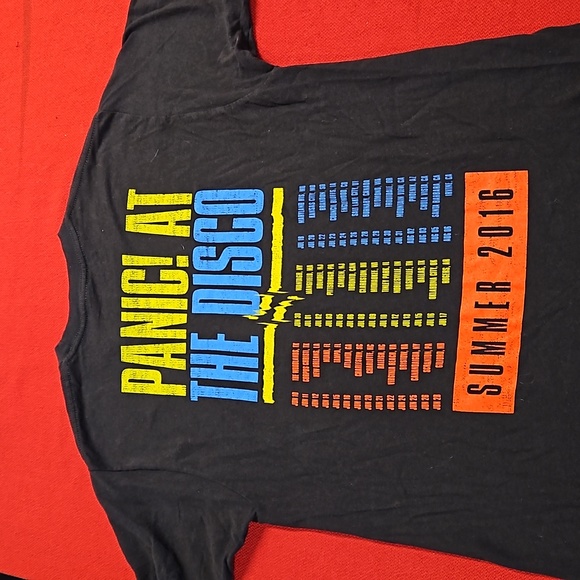 'Panic! At the Disco' short sleeve,black graphic tee Concert Tour 2016 Med. EUC - Picture 4 of 7